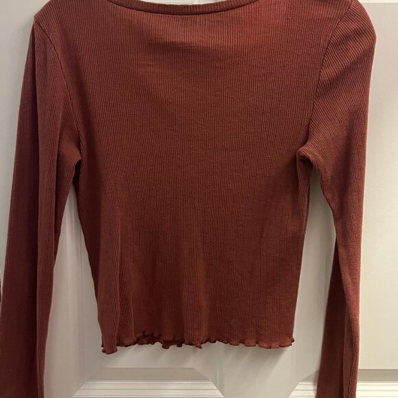 Basic American Eagle Long-sleeve Top - Picture 3 of 3